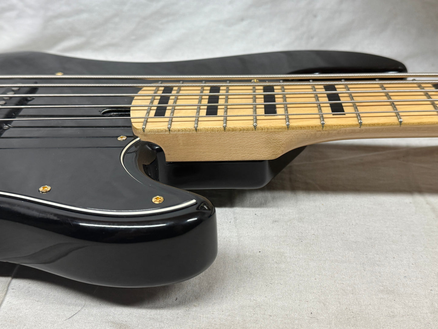 Lakland Skyline Series 5-string Bass - Upgraded Electronics - 2014 - Black / Maple neck