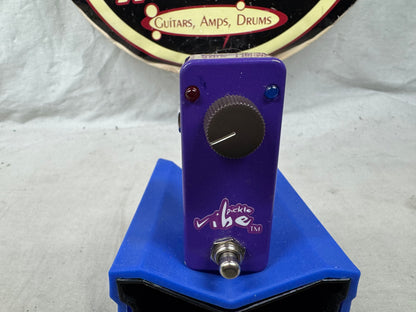 Lovepedal Pickle Vibe Vibrato Pedal - Purple