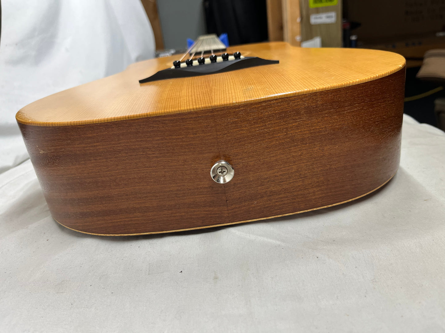 Taylor 305 Baby Taylor Acoustic Guitar with Gig Bag