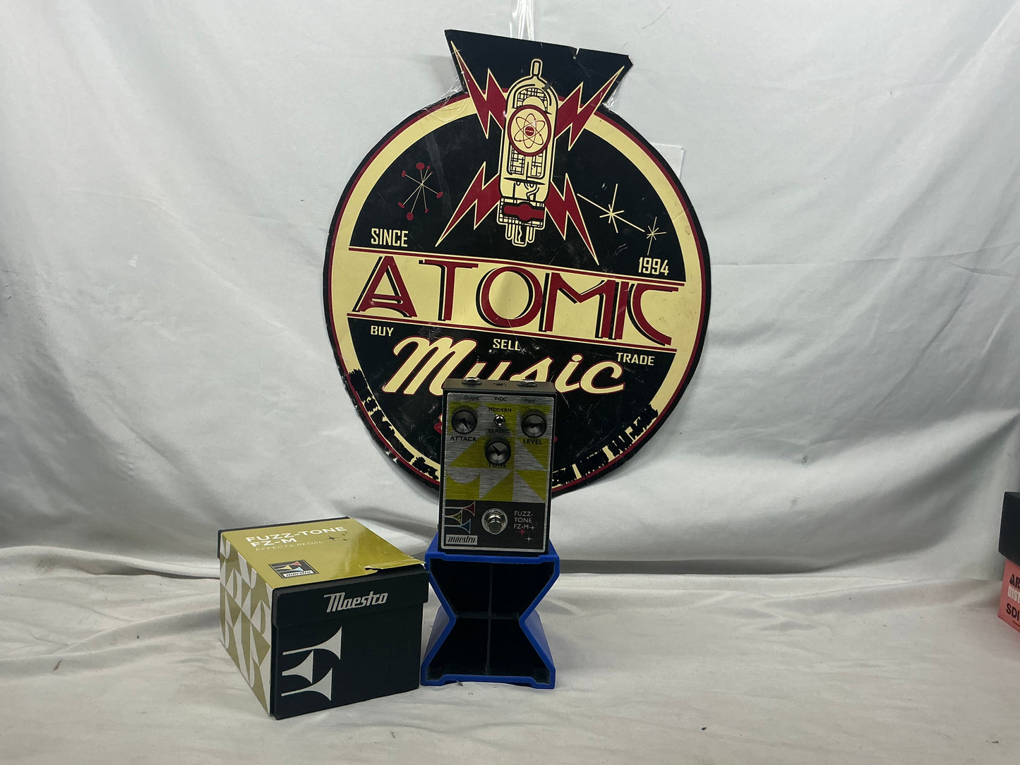 Maestro FZ-M Fuzz Tone Fuzz Pedal with Box