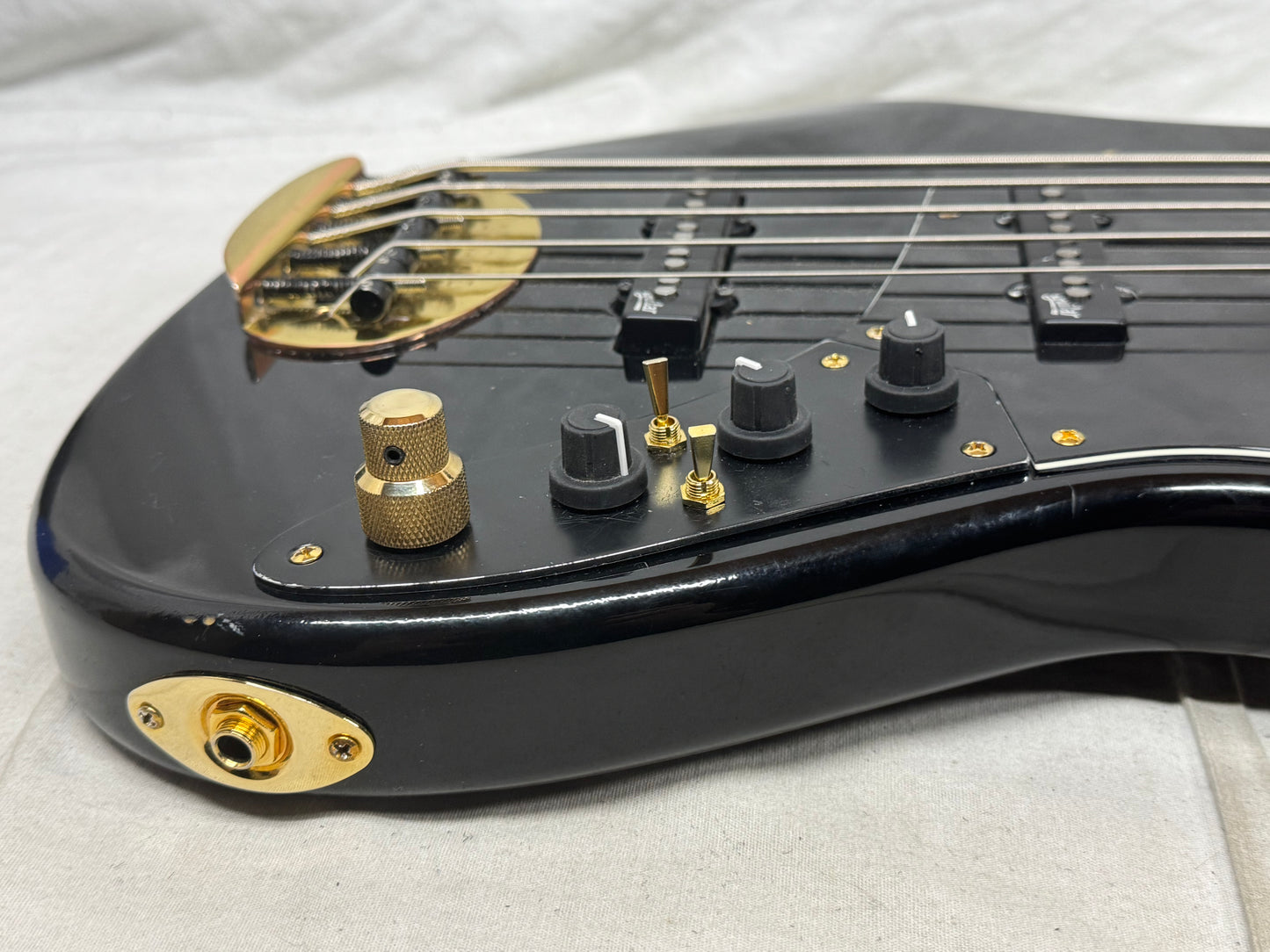 Lakland Skyline Series 5-string Bass - Upgraded Electronics - 2014 - Black / Maple neck