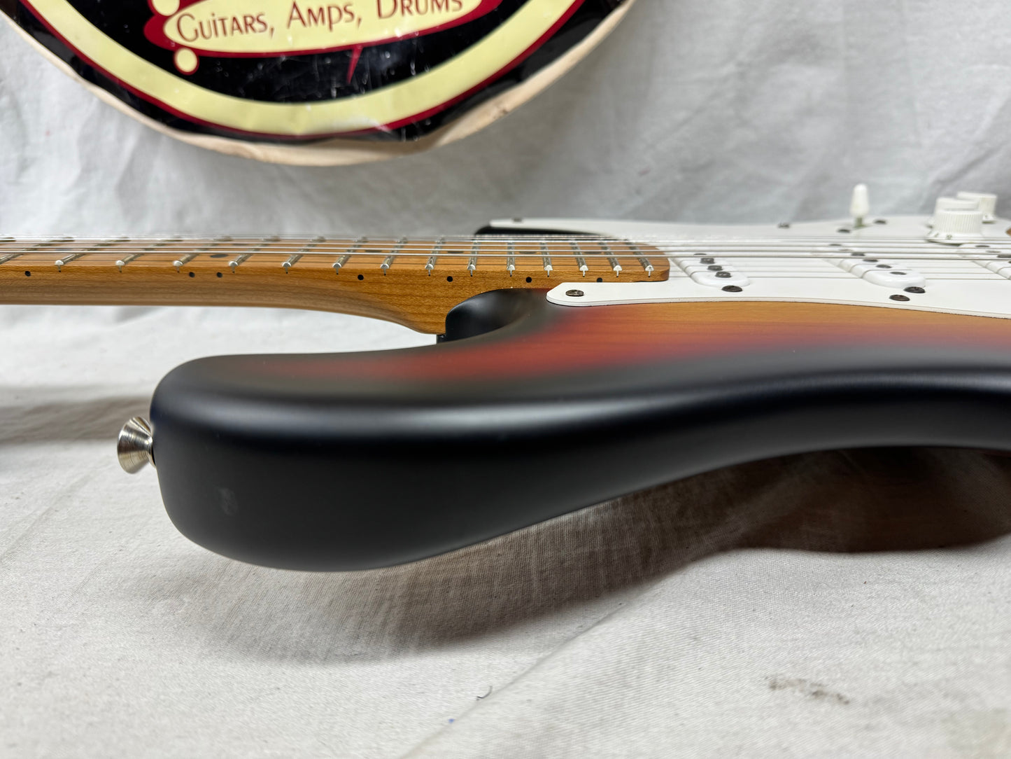 22 Black Guitars S-style Guitar - 3-Color Sunburst