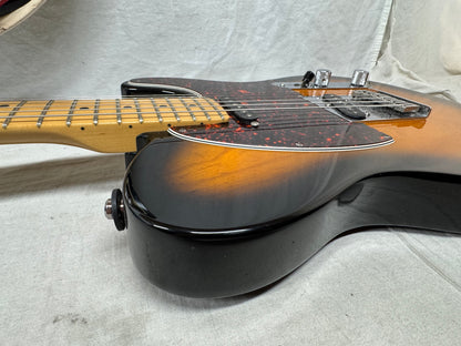 Fender American Telecaster Guitar 2000 - 2-Color Sunburst / Maple neck