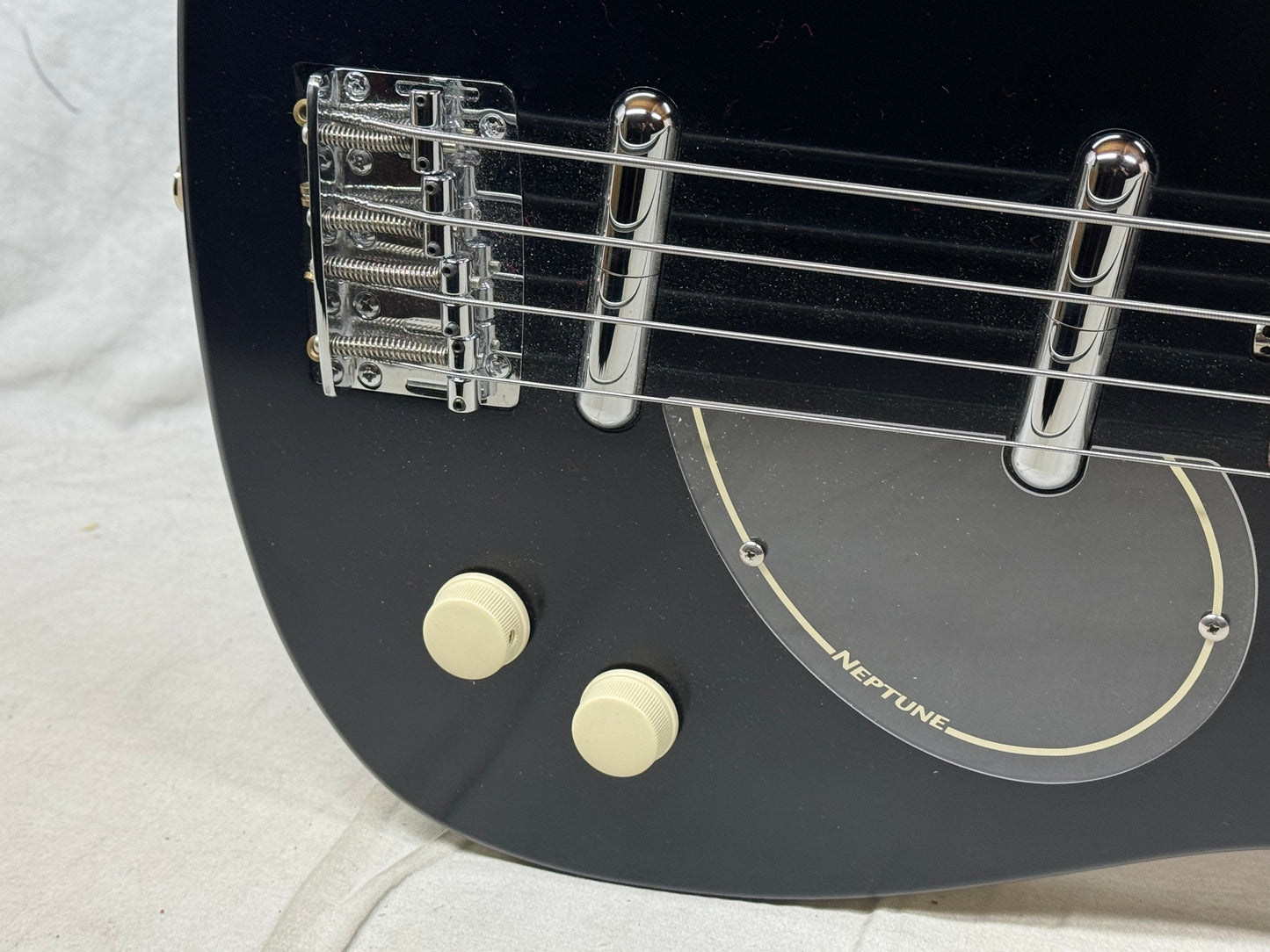 Jerry Jones Neptune Series Longhorn Bass4 4-string Bass with Case 1990s