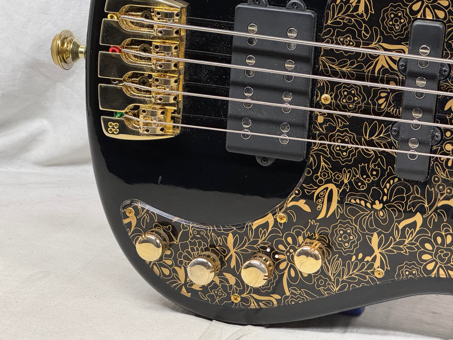 Sandberg California Ida Nielsen Signature 4-string Bass - Soft Aged Black / Birdseye Maple neck
