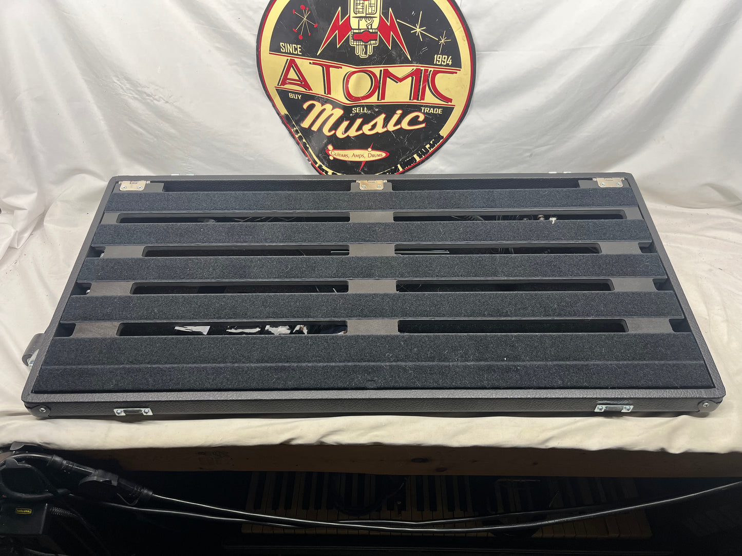 Pedal Pad Powered Pedal Board Case with Truetone CS-12 OneSpot Pro