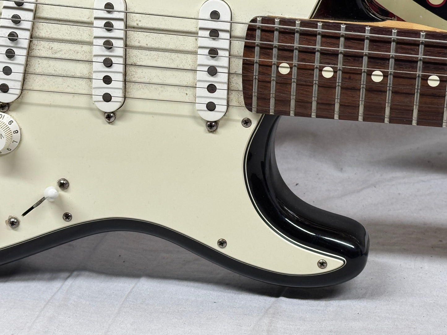 Fender American Standard Stratocaster Guitar 2008 - 3-Color Sunburst / Rosewood fingerboard
