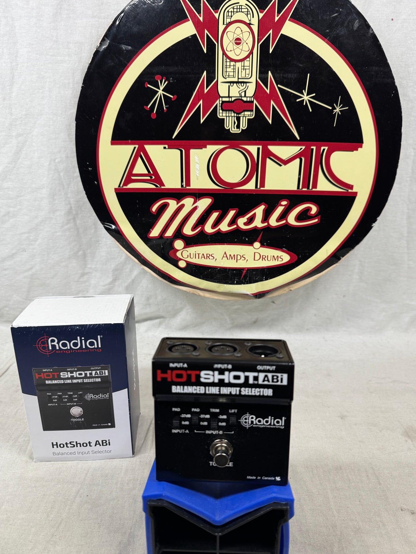 Radial Engineering HotShot hot shot ABi Balanced Line Input Selector ABY Pedal with Box