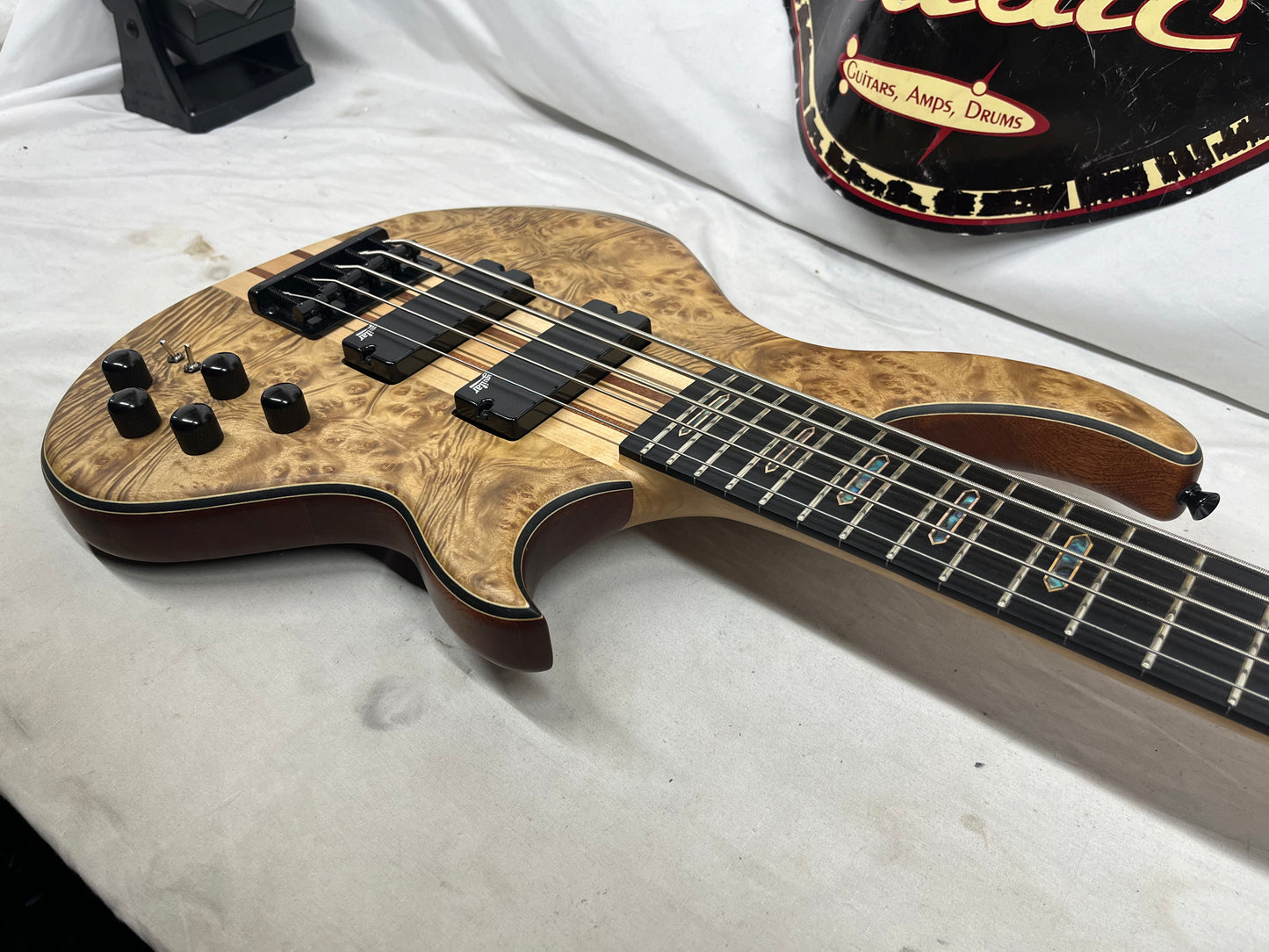 Tario Doublecut HH 5-String Electric Bass
