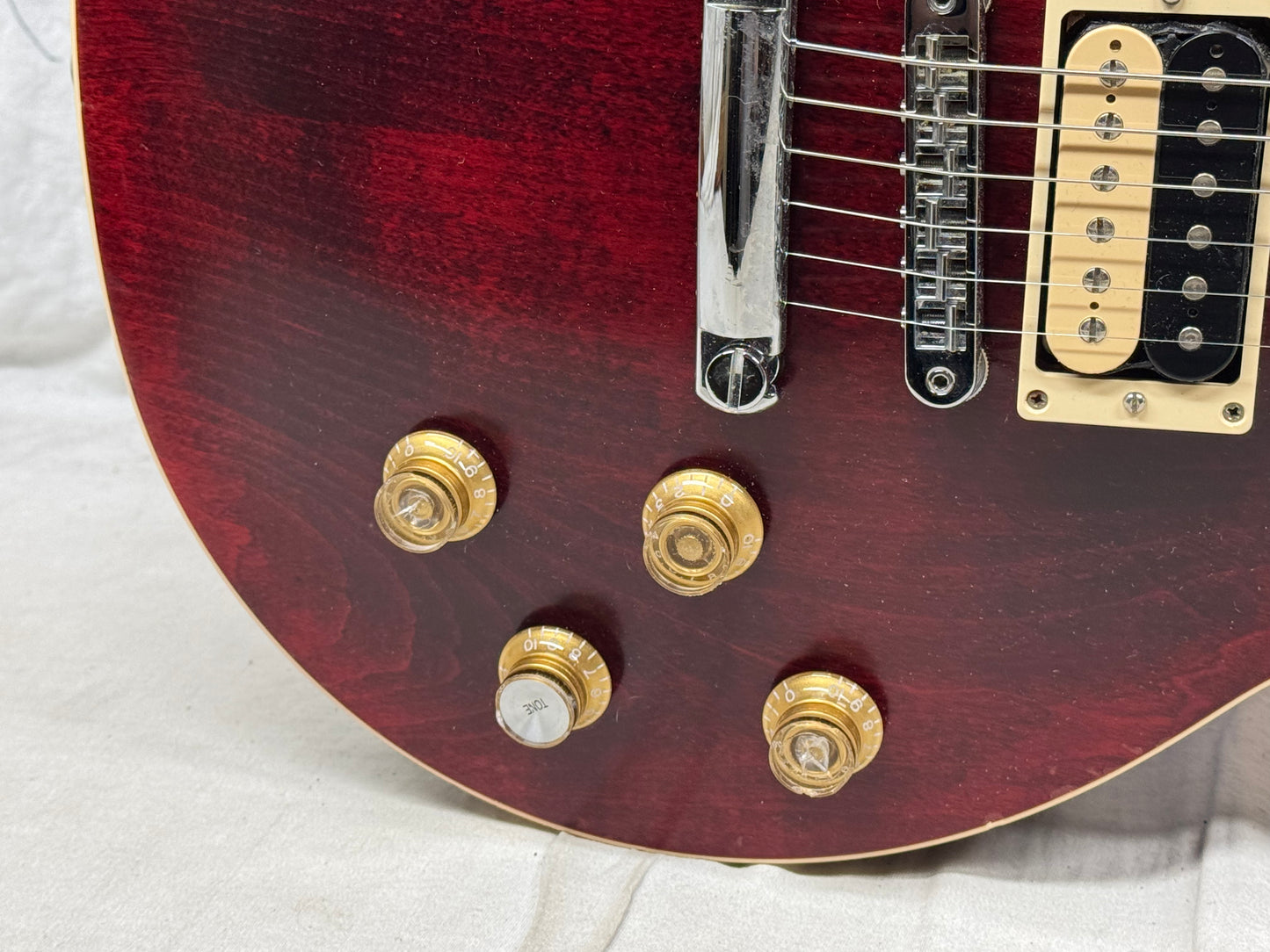 Gibson Les Paul Traditional Pro V Satin Guitar with Case 2019