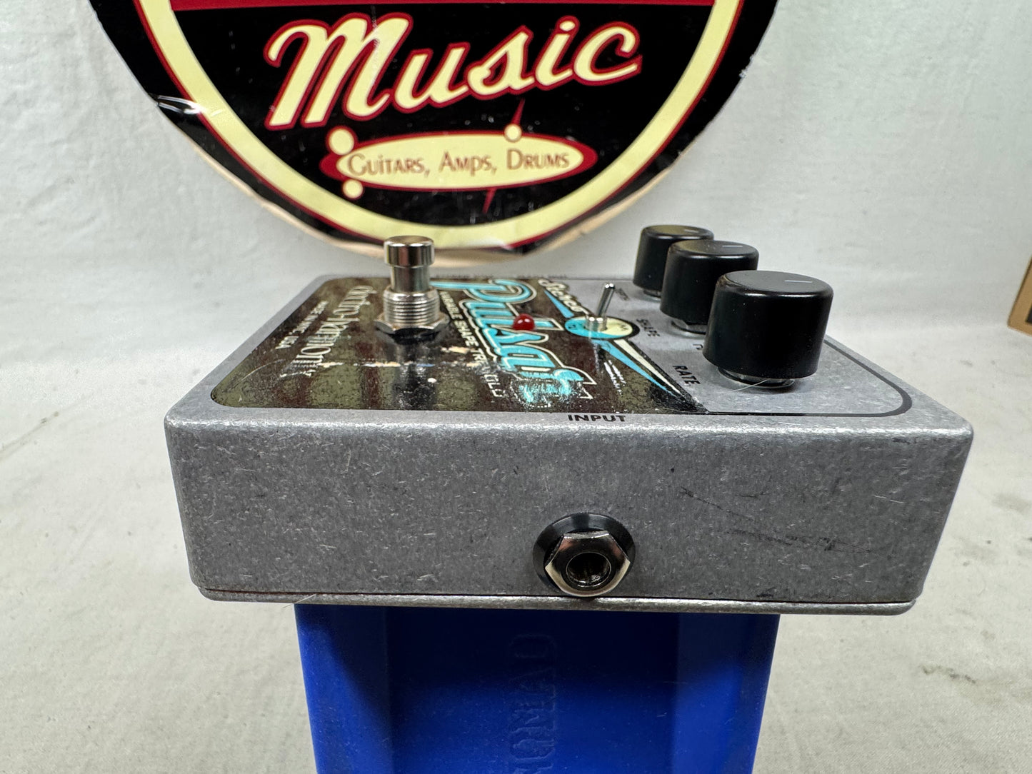 Electro-Harmonix Stereo Pulsar Variable Shape Tremolo Pedal