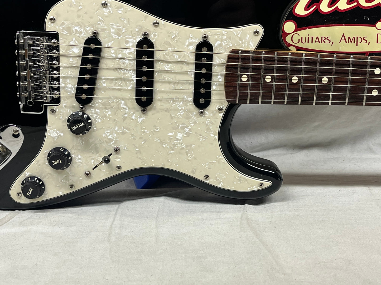 Fender Standard Stratocaster Strat MIM - Made in Mexico Electric Guitar