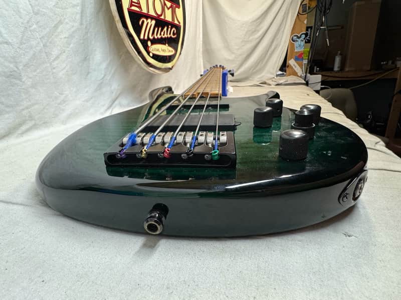 Peavey Millennium 5-string Bass - Image 17