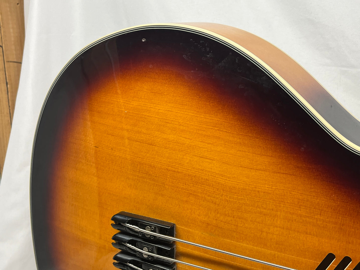 Washburn AB40VSK Singlecut Acoustic Electric Bass