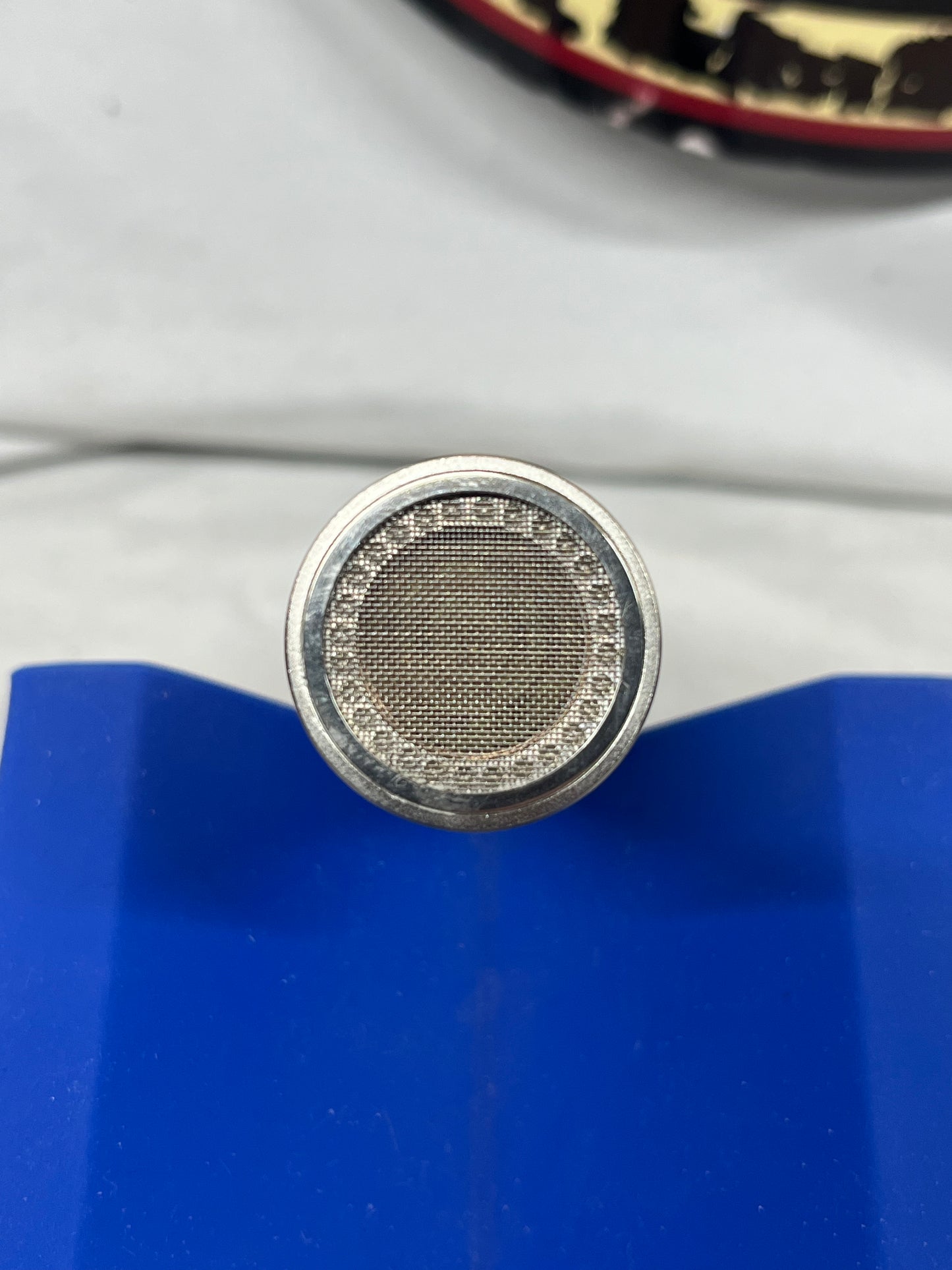 sE Electronics sE4 Small Diaphragm Cardioid Condenser Microphones - Stereo Pair with Case and Mounts