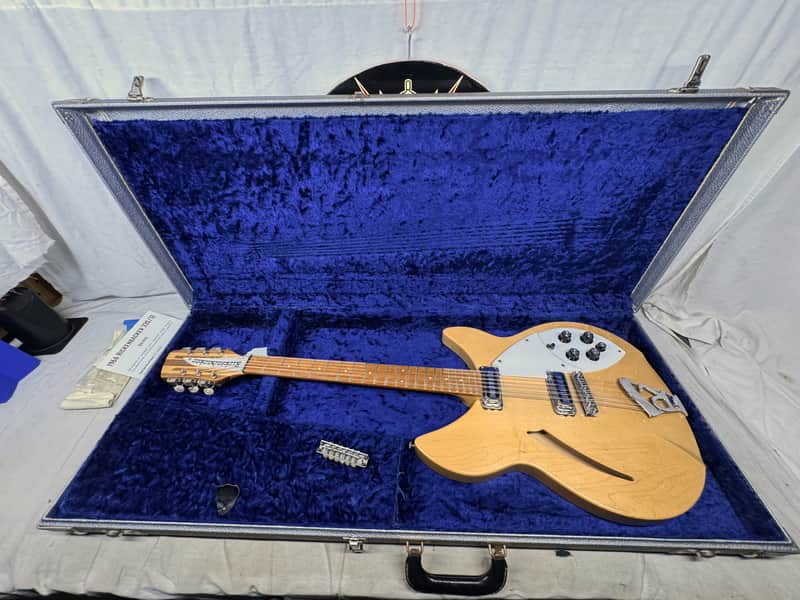 Rickenbacker 330/12 12-string Guitar with Case
