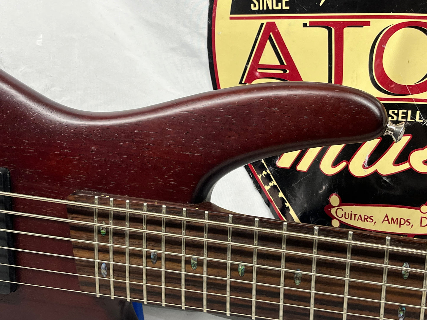 Ibanez Soundgear SR506 6-String Electric Bass