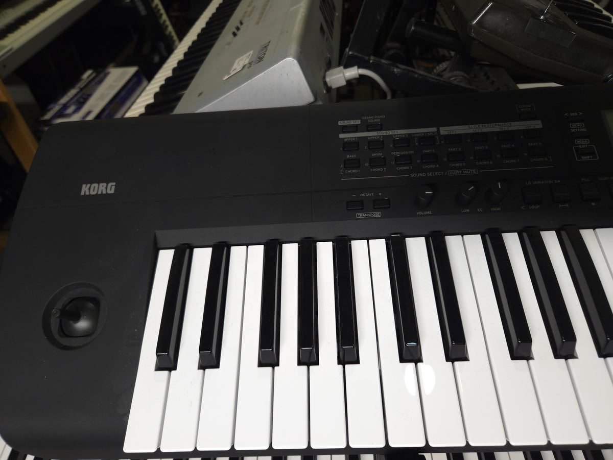 Korg i3-MB 61-Key Music Workstation 2018 - Present - Matte Black - Local Pickup Only