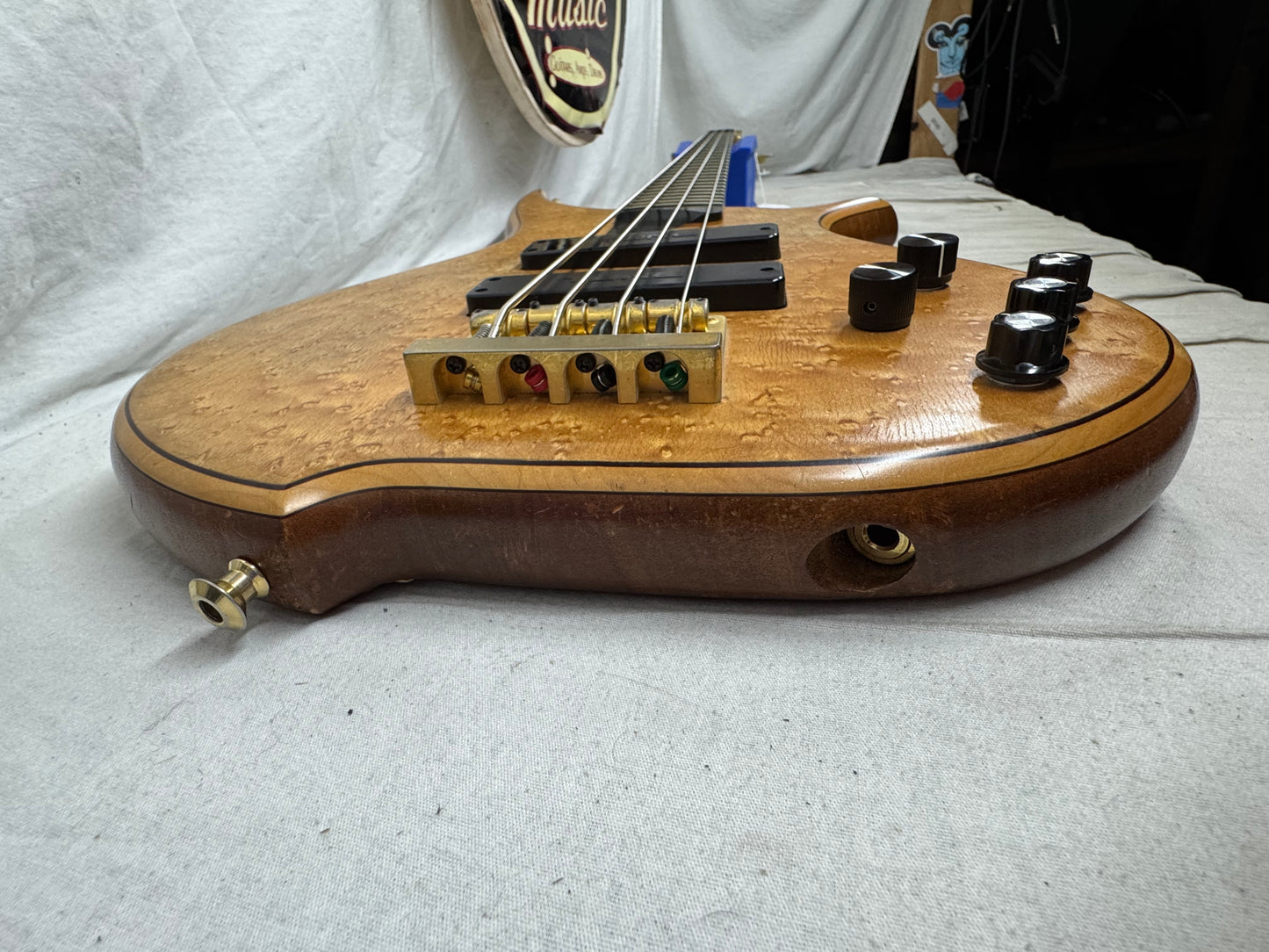 Tune TWB-4 twb4 4-string Bass