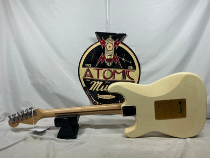 Fender Stratocaster (Squier Series) - White