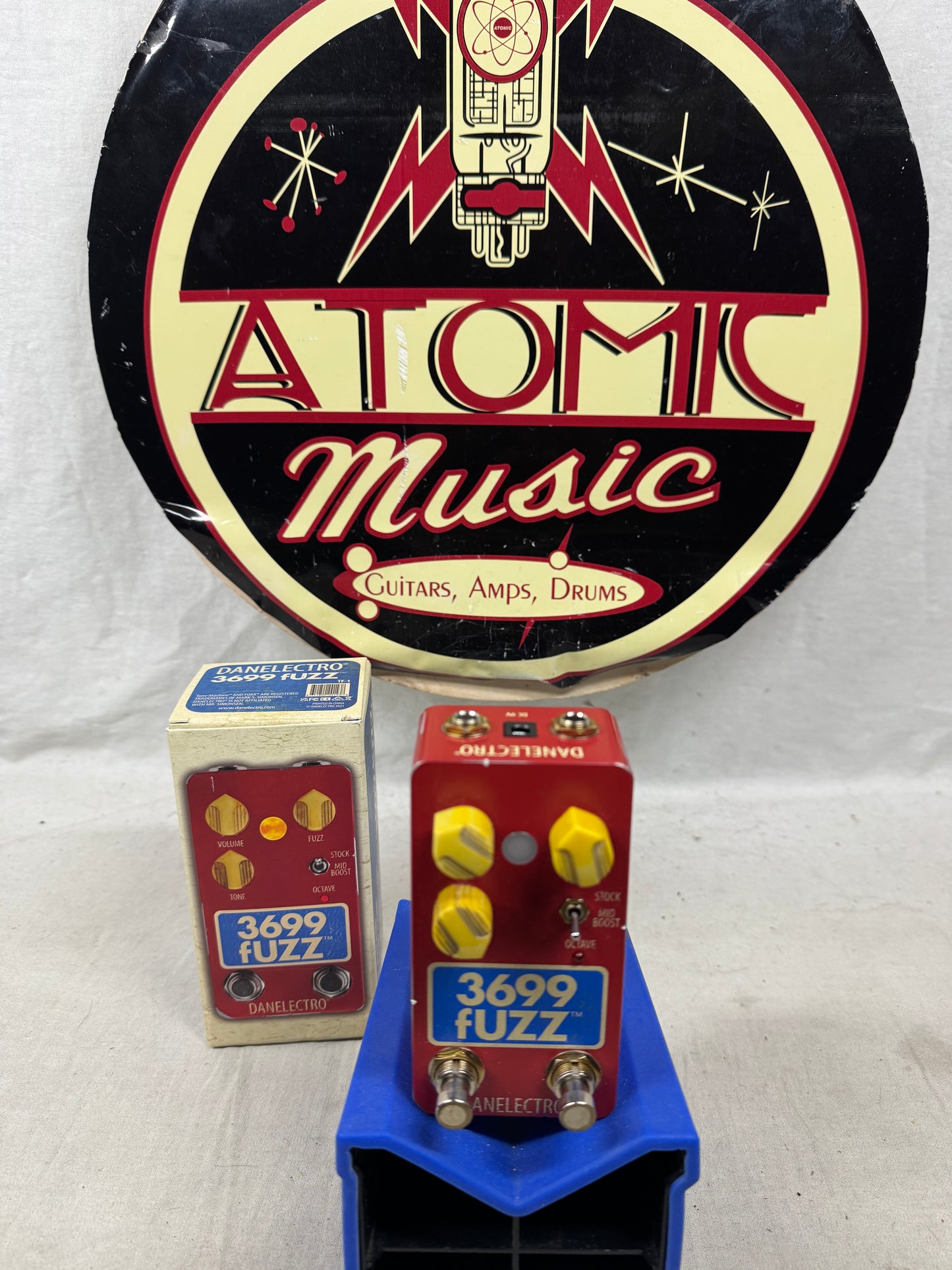 Danelectro 3699 Fuzz Pedal with Box