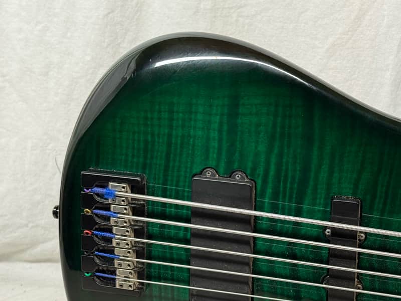 Peavey Millennium 5-string Bass - Image 3