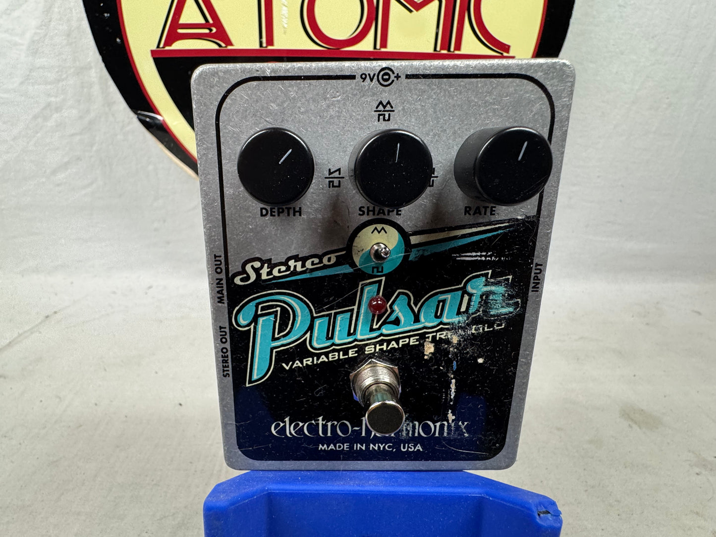 Electro-Harmonix Stereo Pulsar Variable Shape Tremolo Pedal