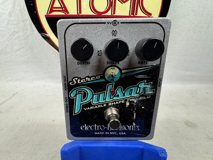 Electro-Harmonix Stereo Pulsar Variable Shape Tremolo Pedal