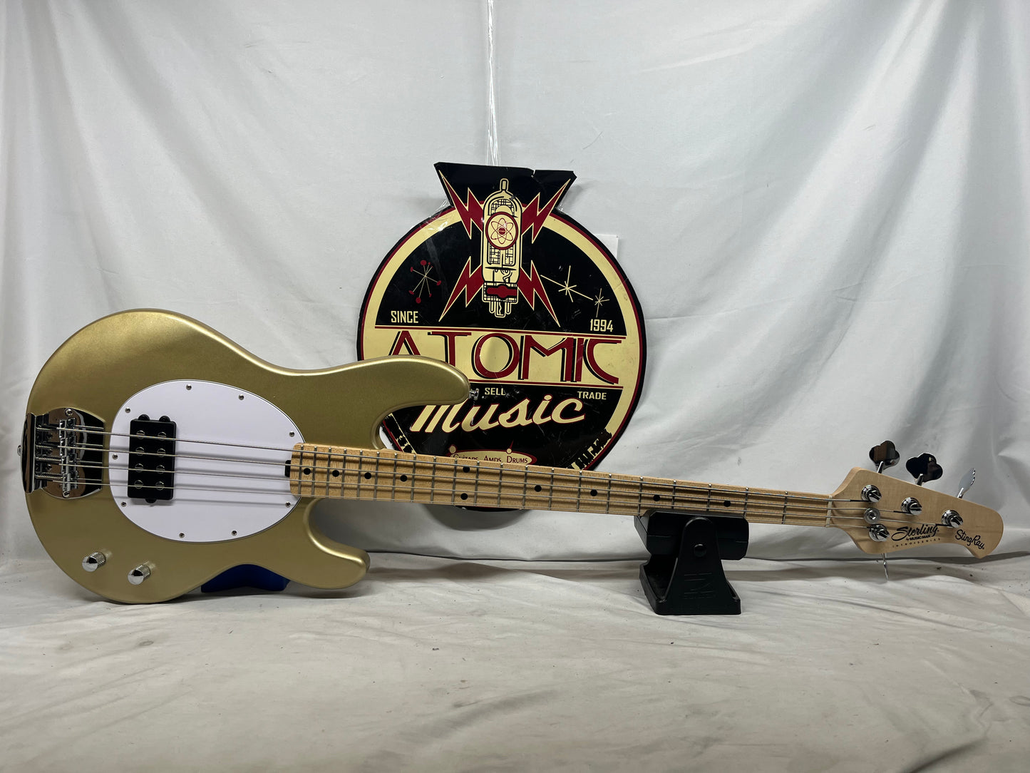Sterling Intro Series Music Man Stingray 4-String Electric Bass
