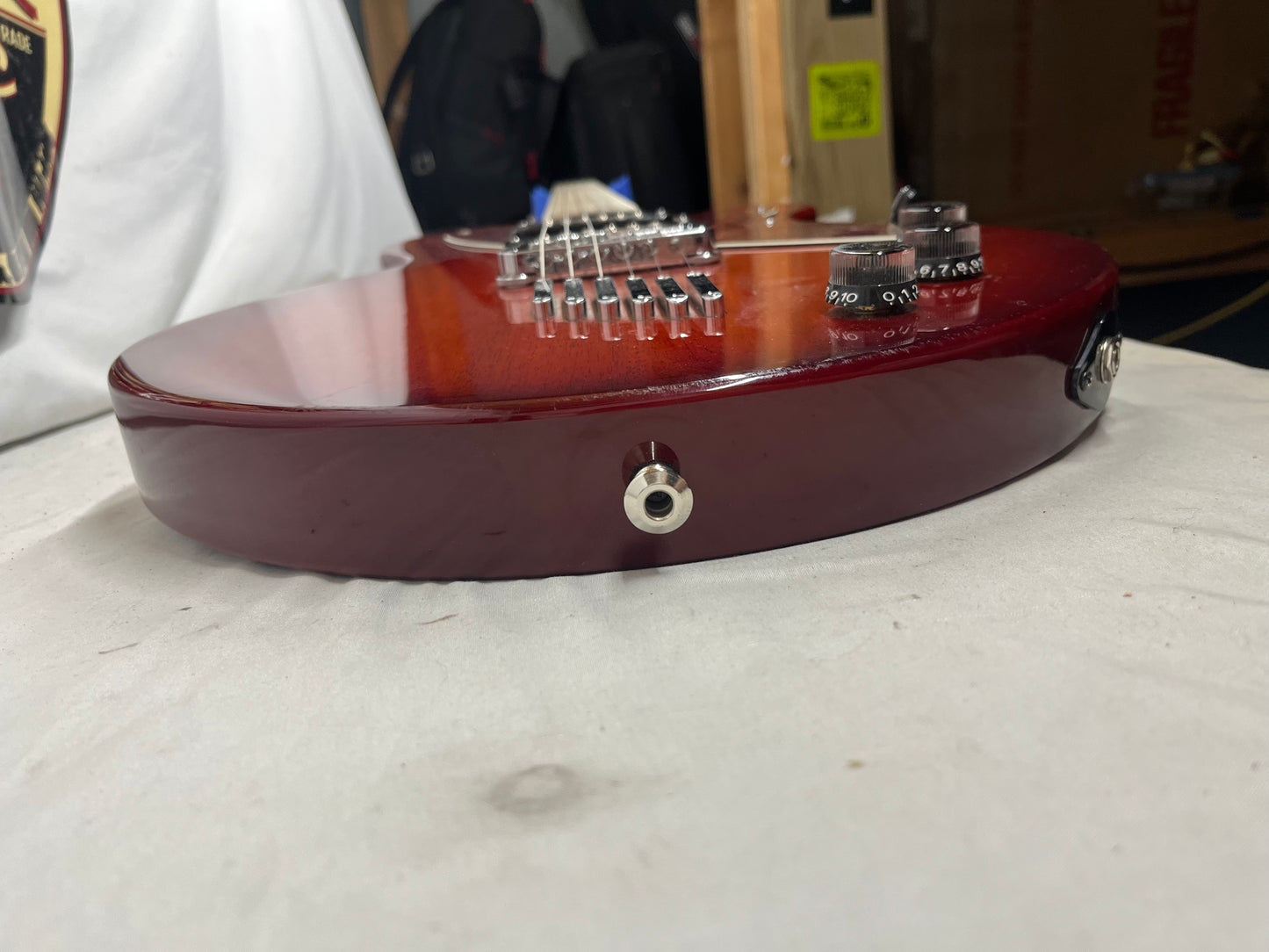 Yamaha AES800 Singlecut Electric Guitar