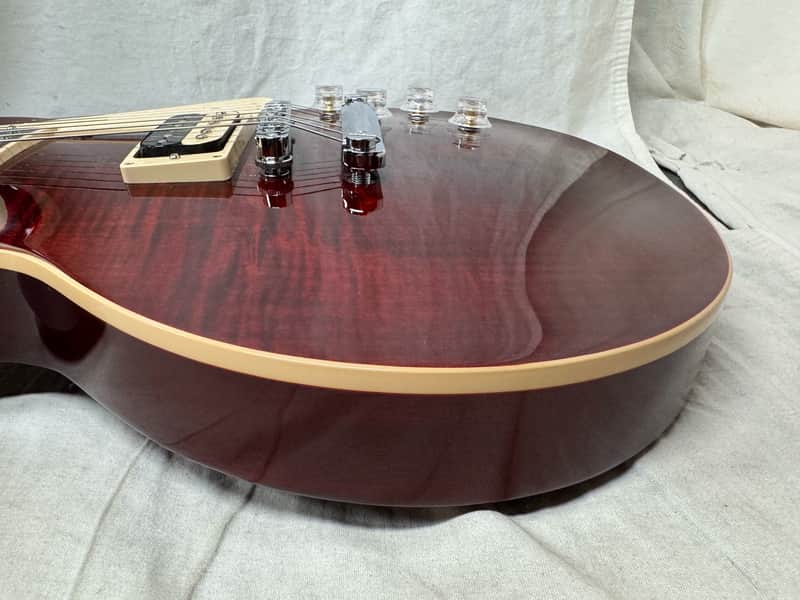 Gibson Les Paul Classic Guitar with Case - Image 17