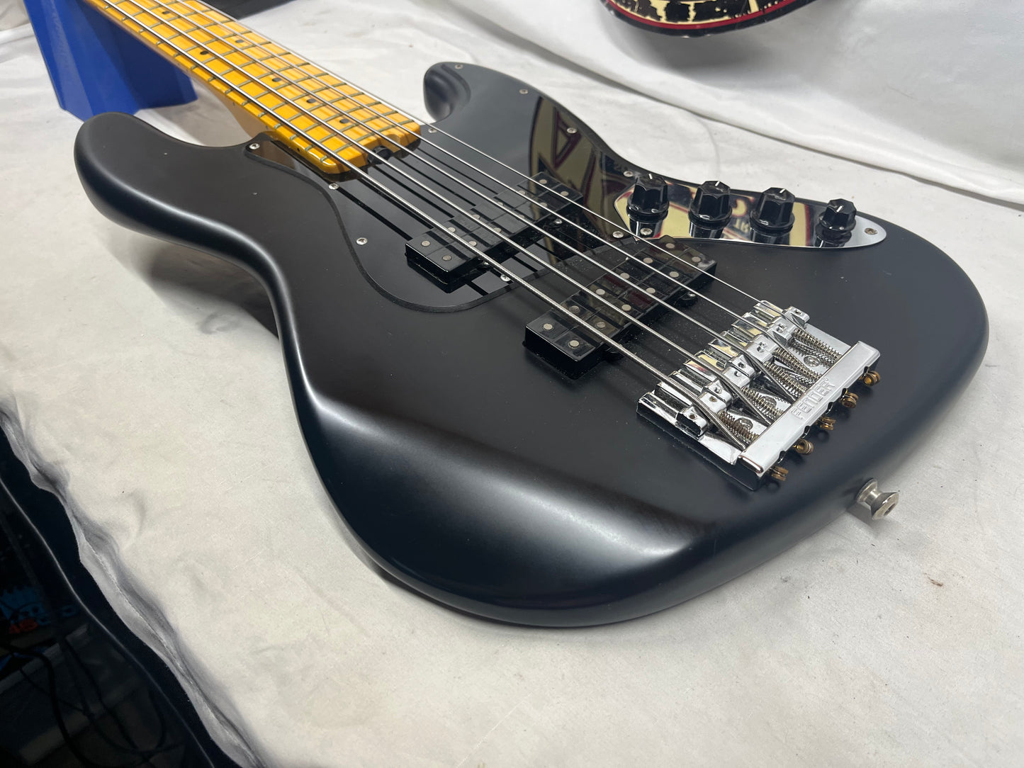 Fender Modern Player Jazz Bass V 5-String Electric Bass