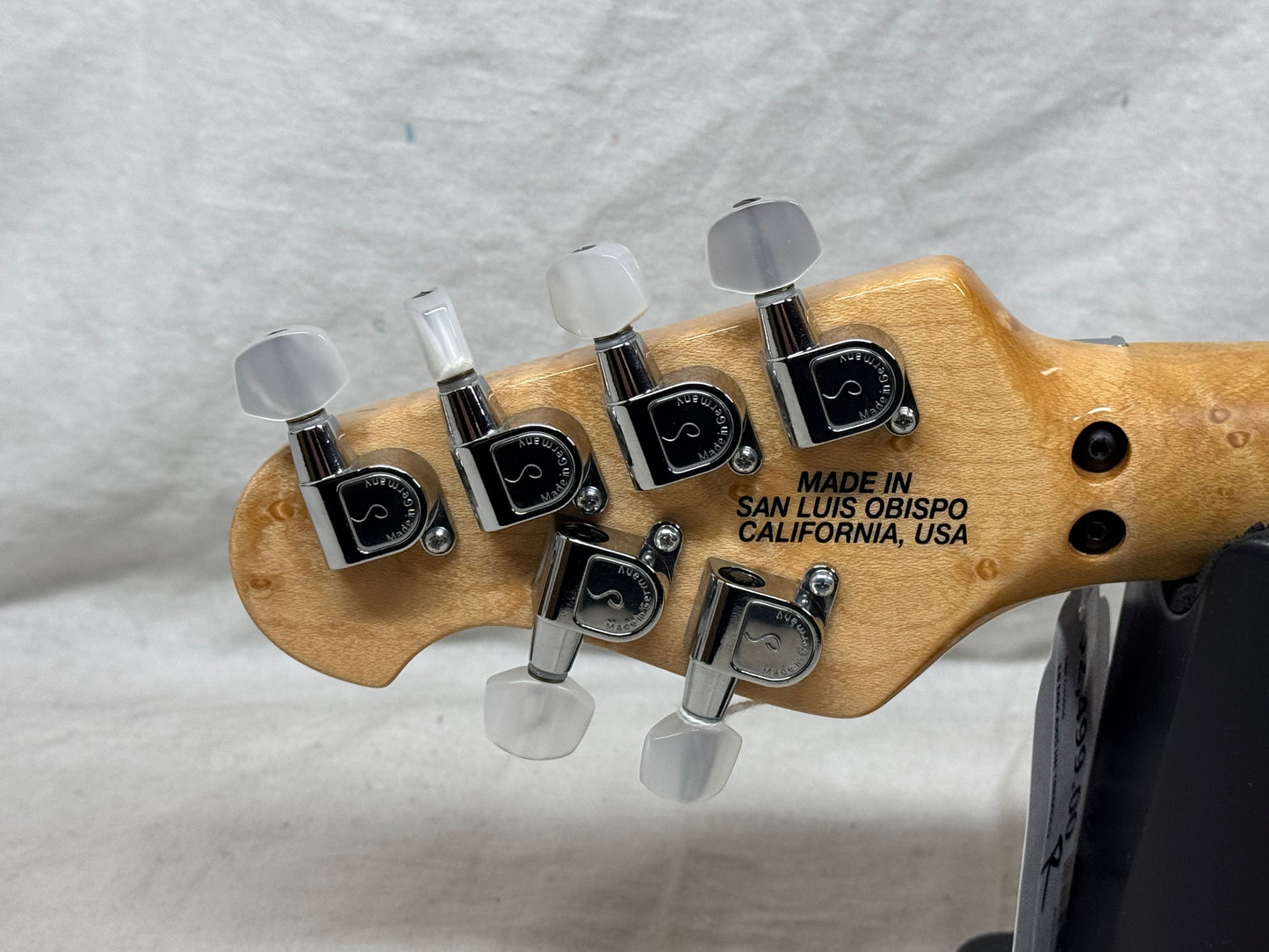 Ernie Ball Music Man Axis Guitar with Hard Case 2007