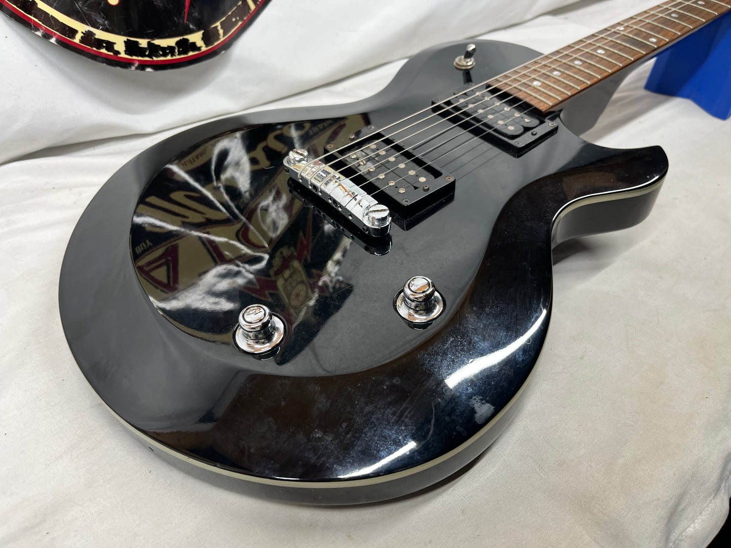 Yamaha AES420 Singlecut Electric Guitar
