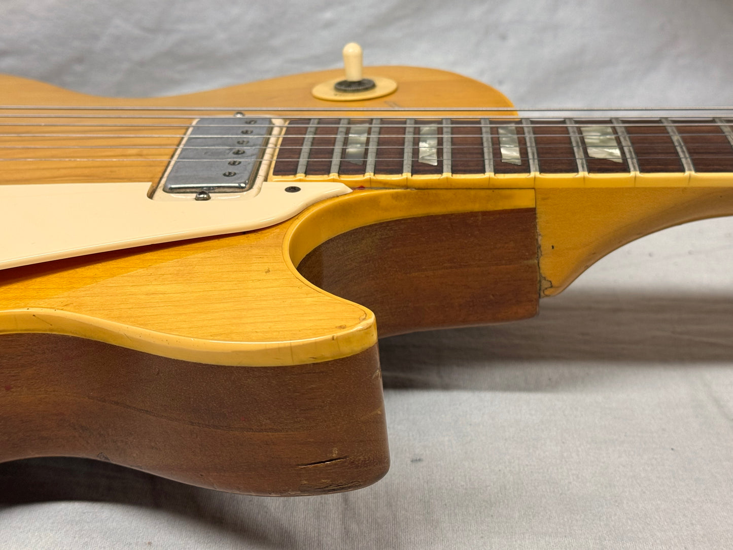 Gibson Les Paul Deluxe with Case 1976