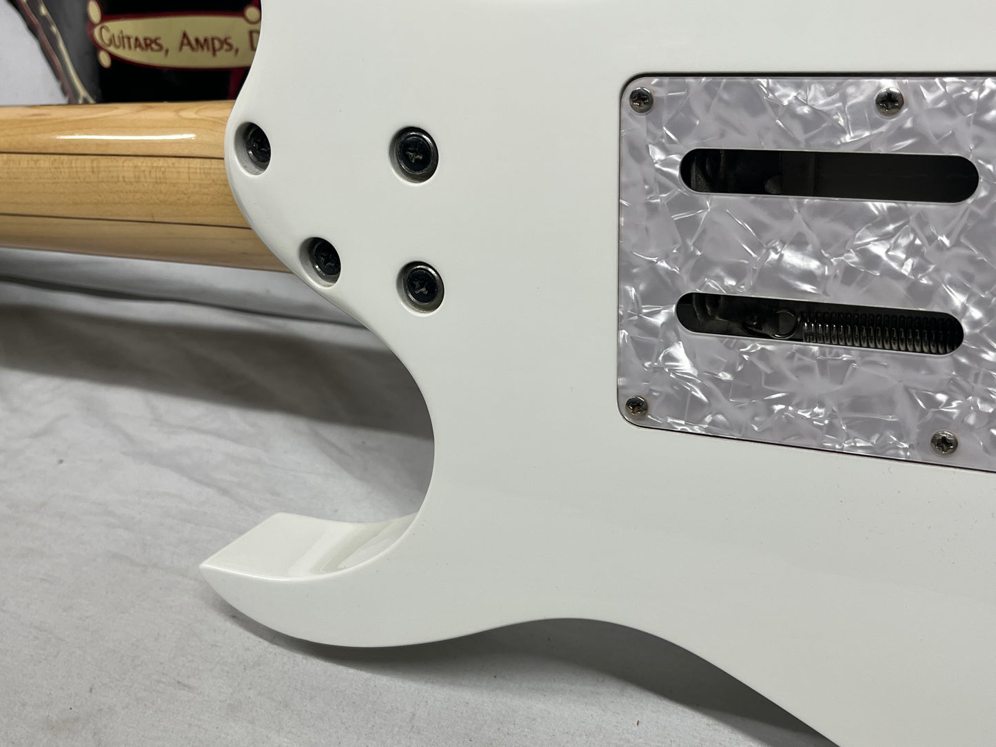 Ibanez JEM7V Prestige Steve Vai Signature HSH Electric Guitar with Hard Case - White