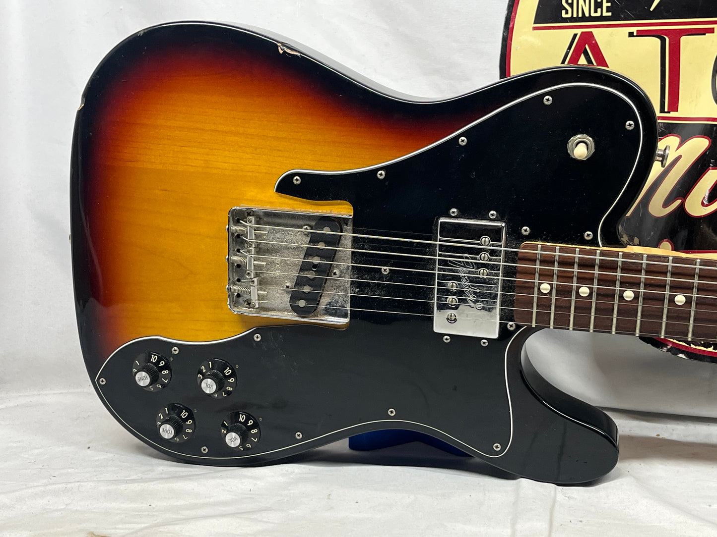Fender Classic Series '72 Telecaster Tele Custom Electric Guitar 2010 - 3-Color Sunburst
