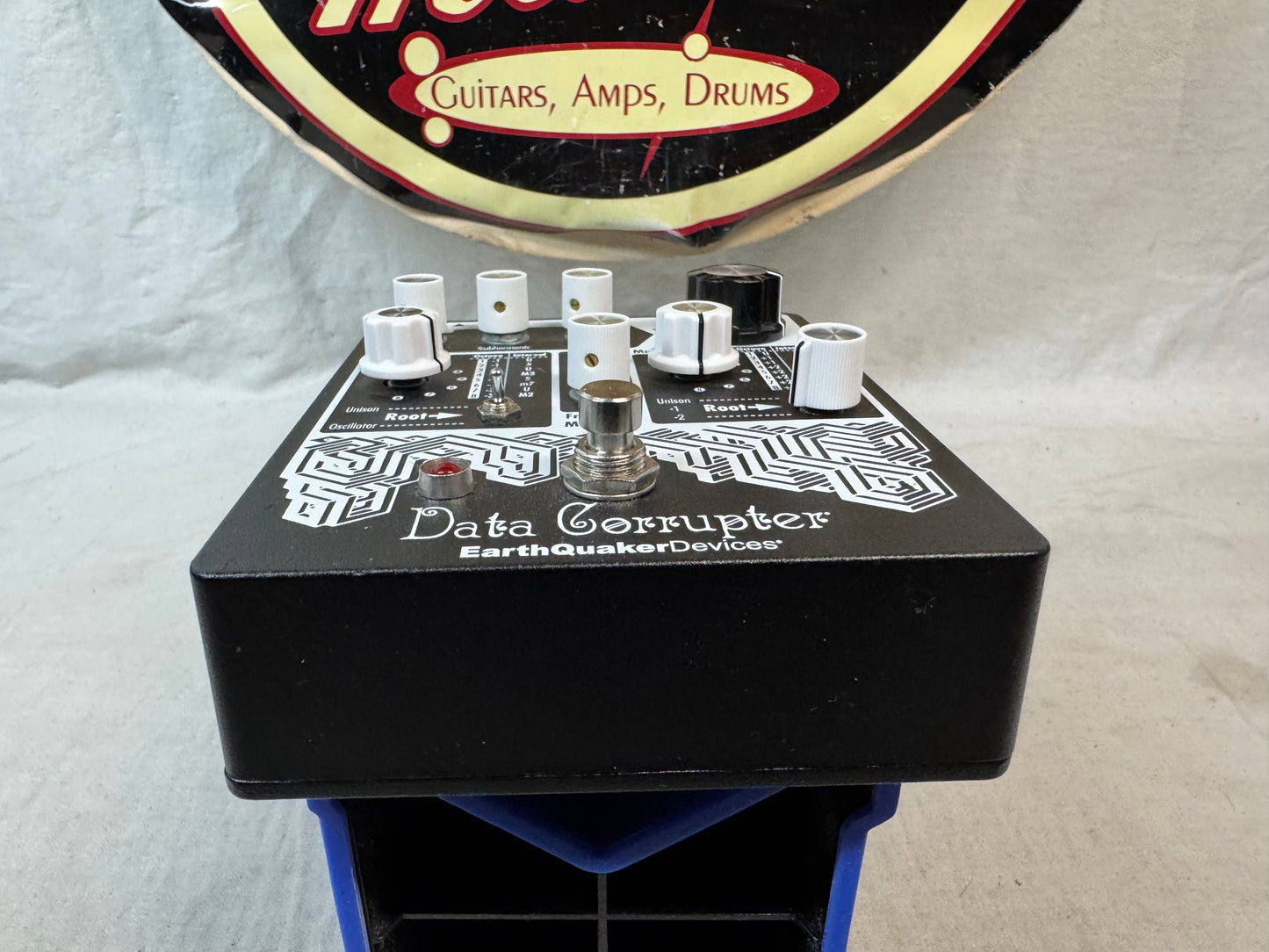 EarthQuaker Devices Data Corrupter Monophonic Analog Harmonizing PLL w/Modulation Guitar Synth Fuzz Pedal