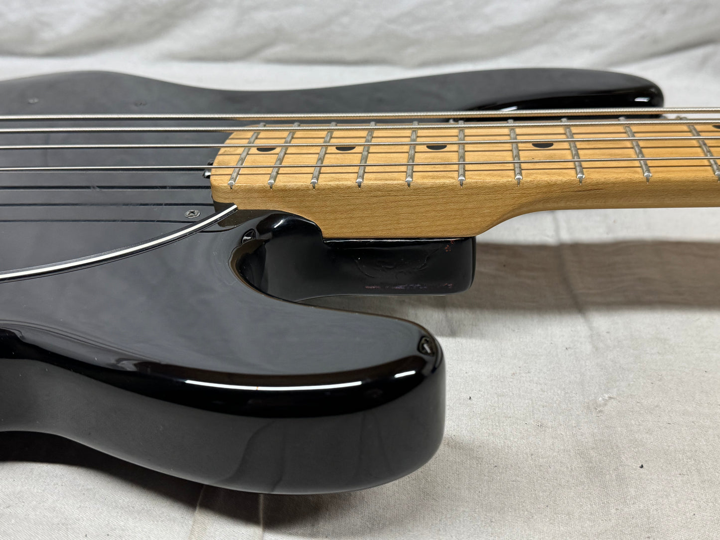 Ernie Ball Music Man Stingray sting ray 3 EQ H 3eq 4-string Bass with Case 2003 - Black / Maple neck