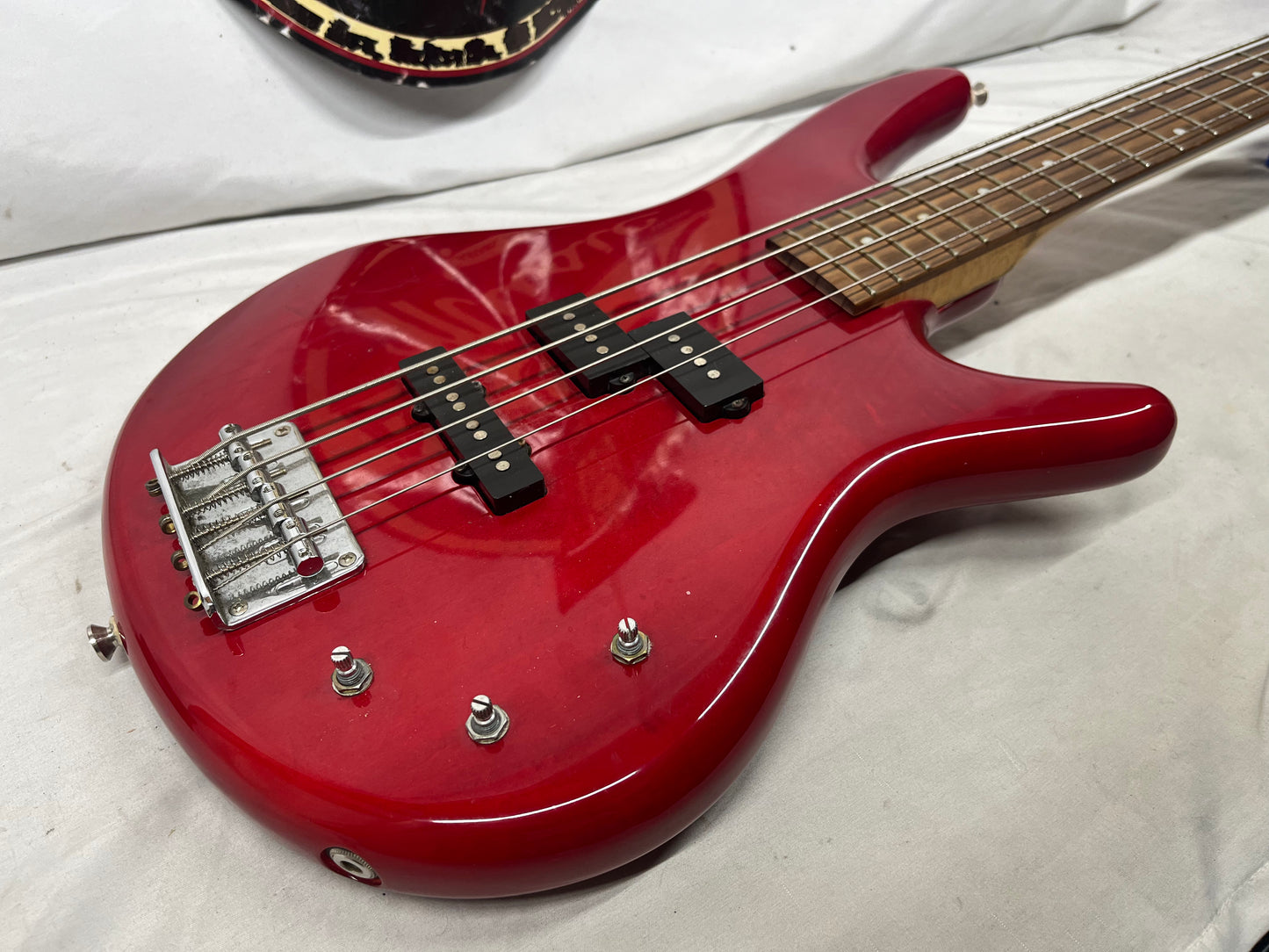 Ibanez Soundgear Gio GSR200 4-String Doublecut Electric Bass