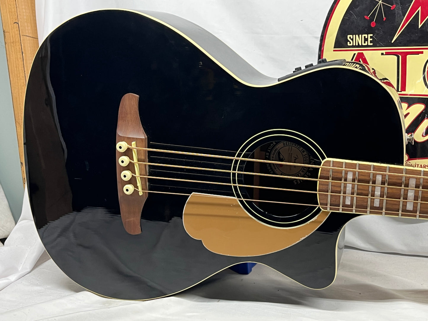 Fender Kingman V2 Acoustic Bass Guitar