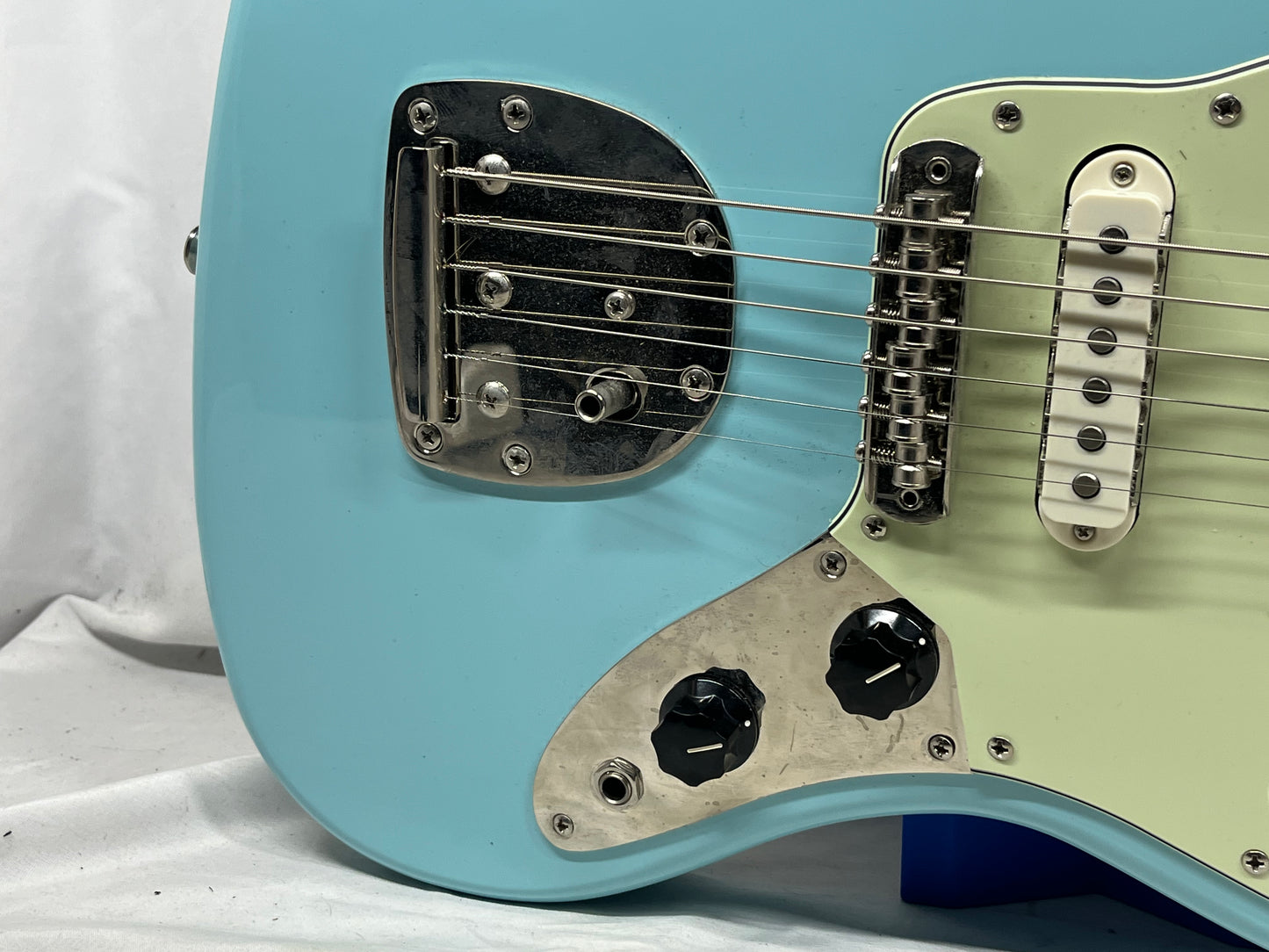 Squier Factory Special Run Classic Vibes '70s Jaguar Electric Guitar - Daphne Blue