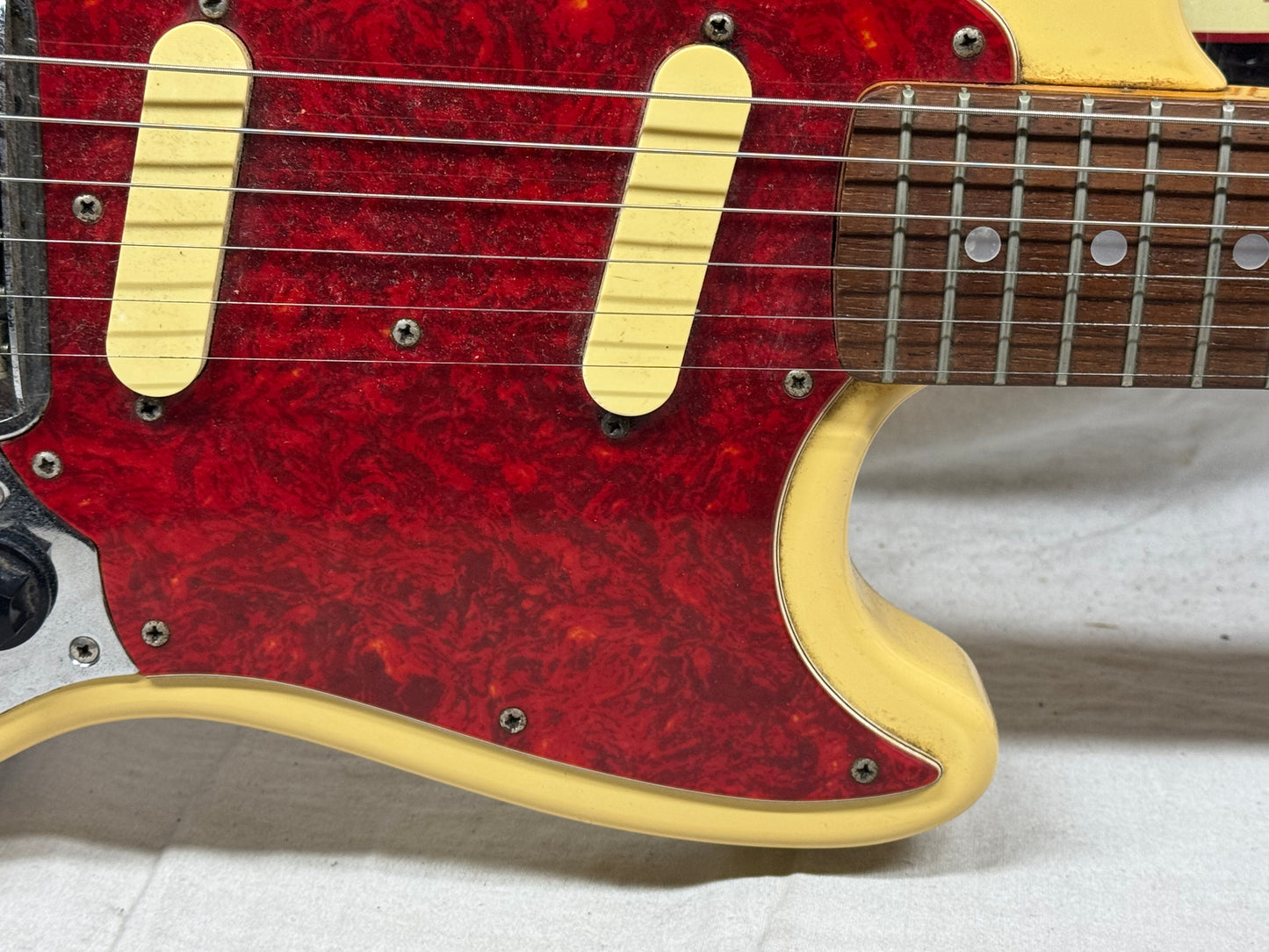 Fender Mustang Guitar with Case - MIJ Made In Japan 1993 - 1994