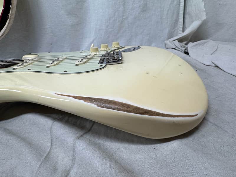 Fender Road Worn '60s Stratocaster Guitar - Image 20