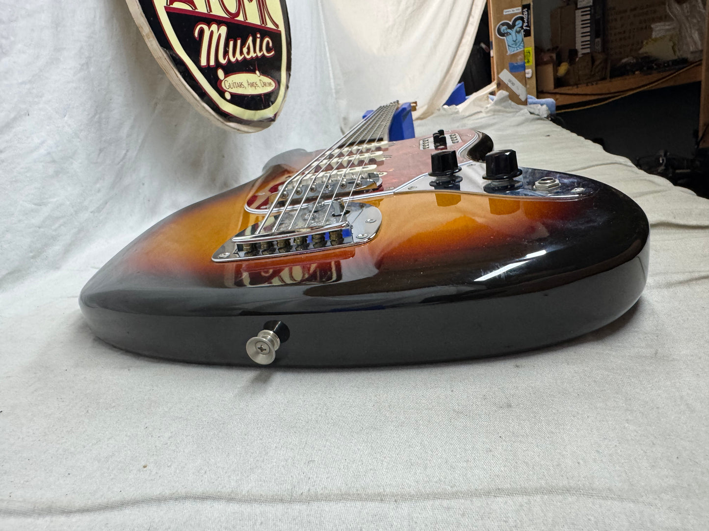 Fender Bass VI 6-string Bass with Case - MIJ Made In Japan 1996 - 3-Color Sunburst / Rosewood fingerboard