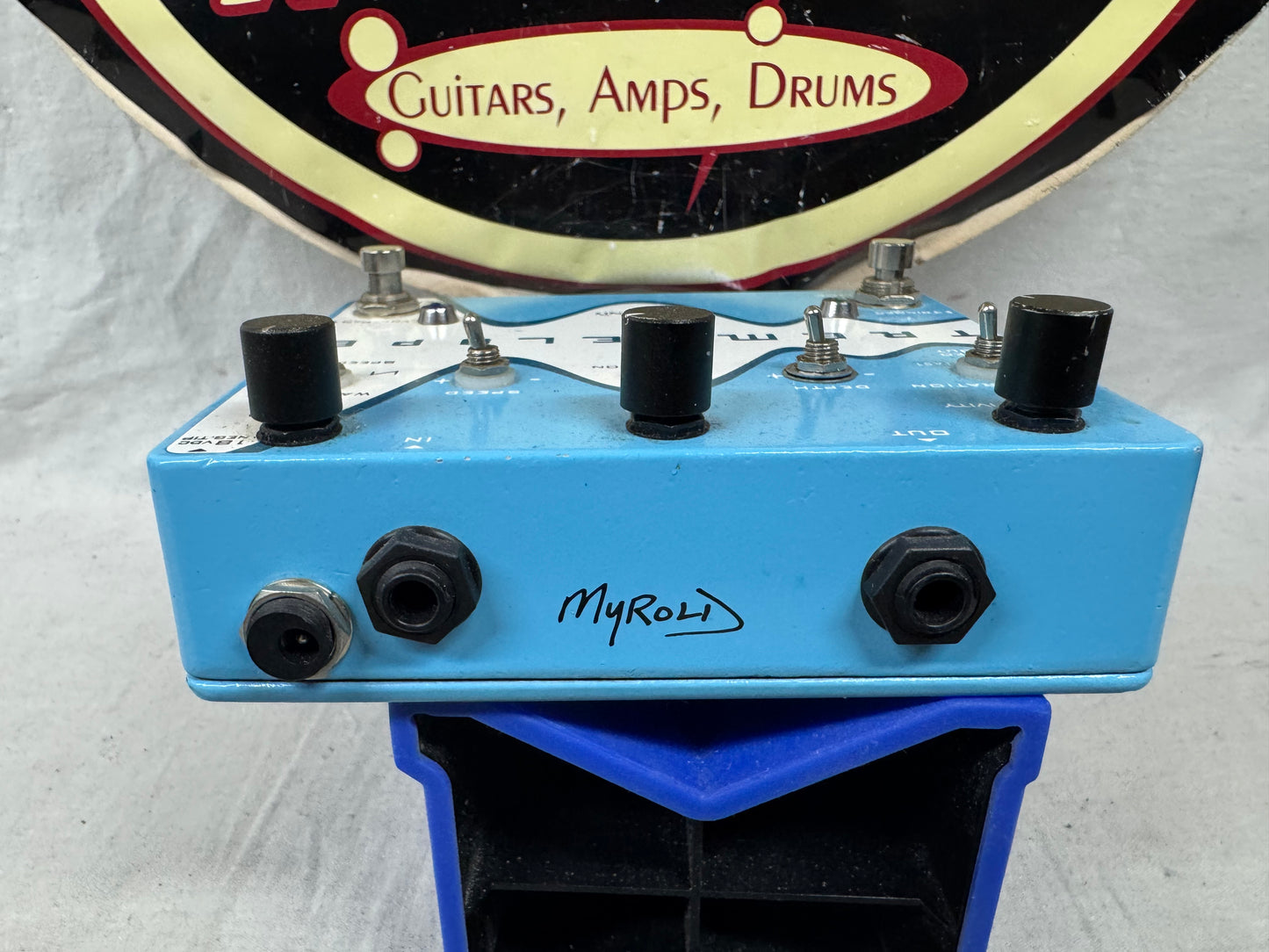 Pigtronix EMT Tremvelope Optical Stereo Tremolo Pedal