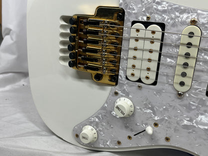 Ibanez JEM7V Prestige Steve Vai Signature HSH Electric Guitar with Hard Case - White
