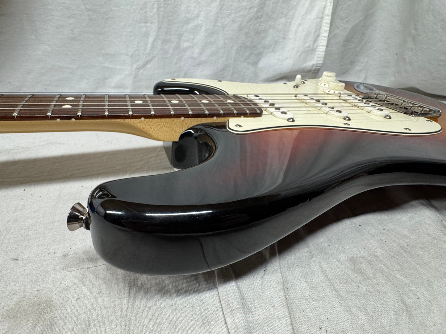 Fender American Standard Stratocaster Guitar 2008 - 3-Color Sunburst / Rosewood fingerboard