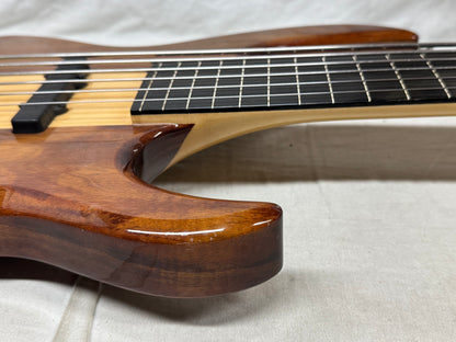 Carvin USA LB-76 lb76 Fretless 6-string Bass with Case