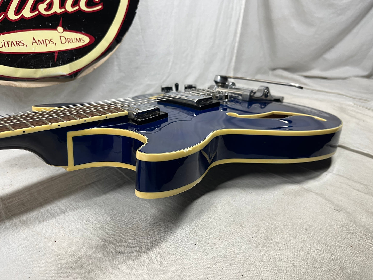 Ibanez AM73T Artcore Series Semi-Hollow Body Electric Guitar